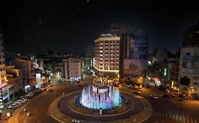 Grand Earl Hotel